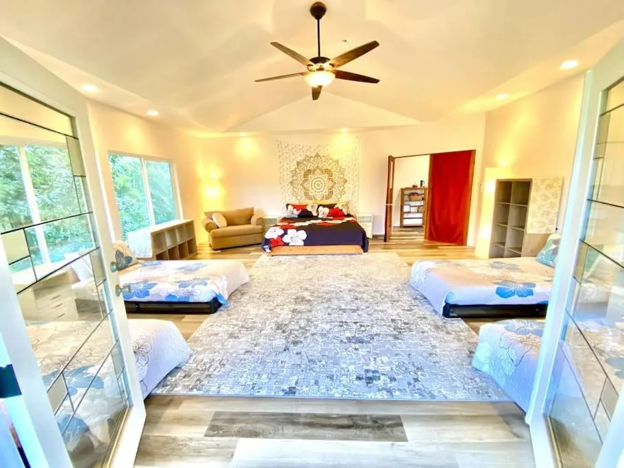 Image of THE HONOMU HOUSE – Gorgeous, Spacious 4Bd2Ba Home near Waterfalls and Hilo, Sleeps 12!