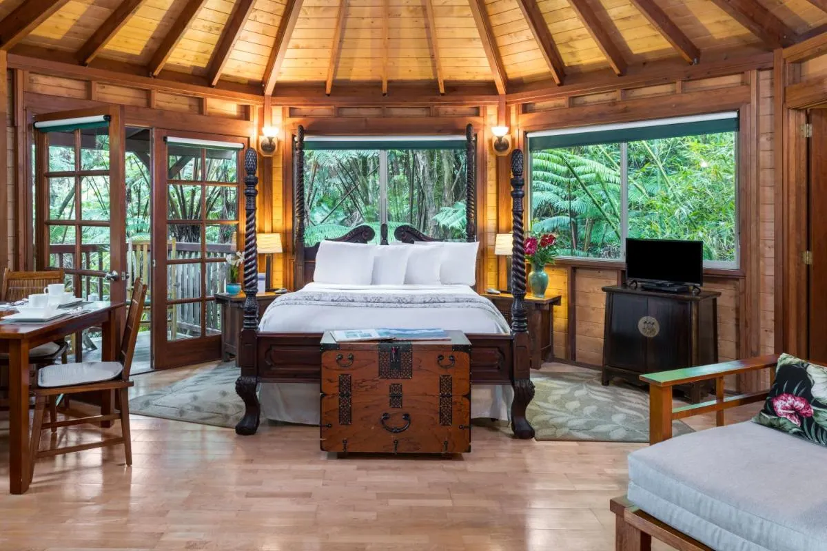 Image 6 of Volcano Village Lodge