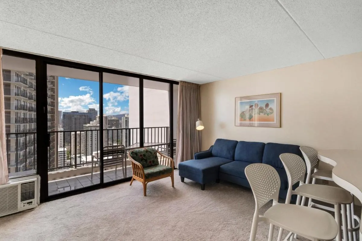 Image 3 of Waikiki Banyan 28th Floor Ocean View Condo – Free parking & WiFi home