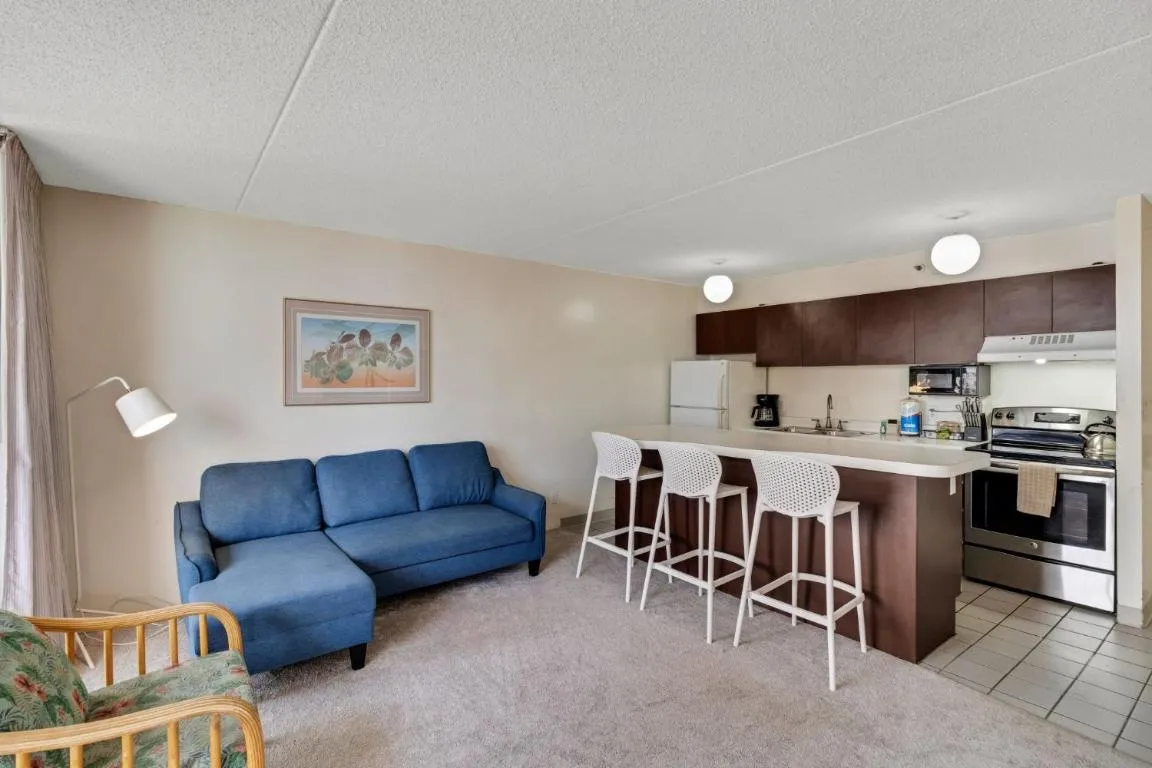 Image of Waikiki Banyan 28th Floor Ocean View Condo – Free parking & WiFi home