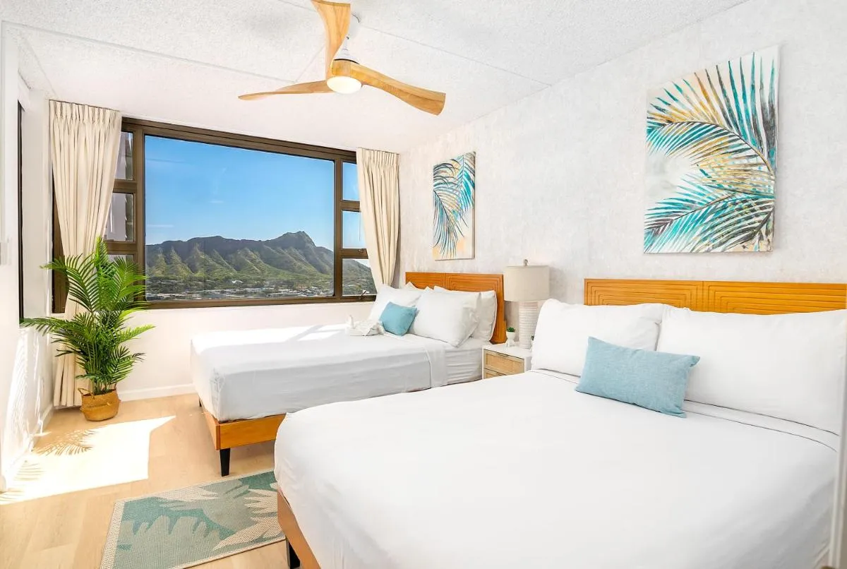 Image 1 of Waikiki Banyan: Diamond Head and Ocean View Condo!