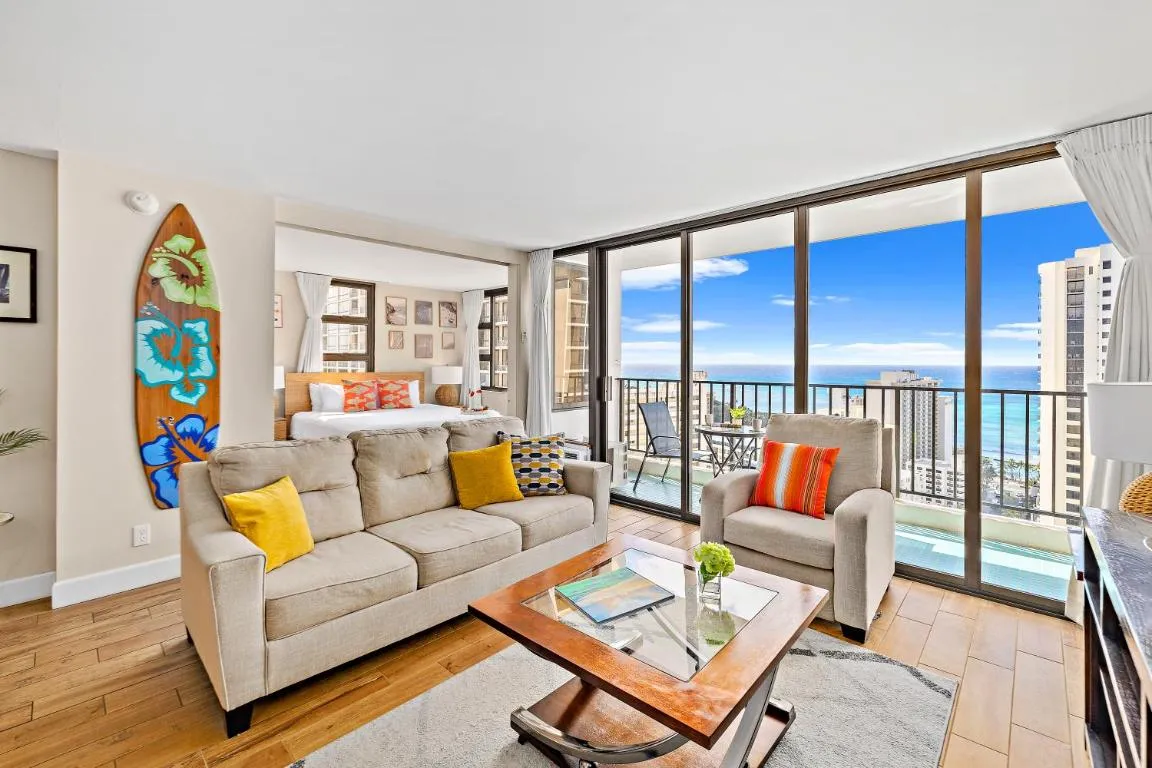 Image of Waikiki Banyan Ocean View Hideaway, Short Walk to Beach with Parking