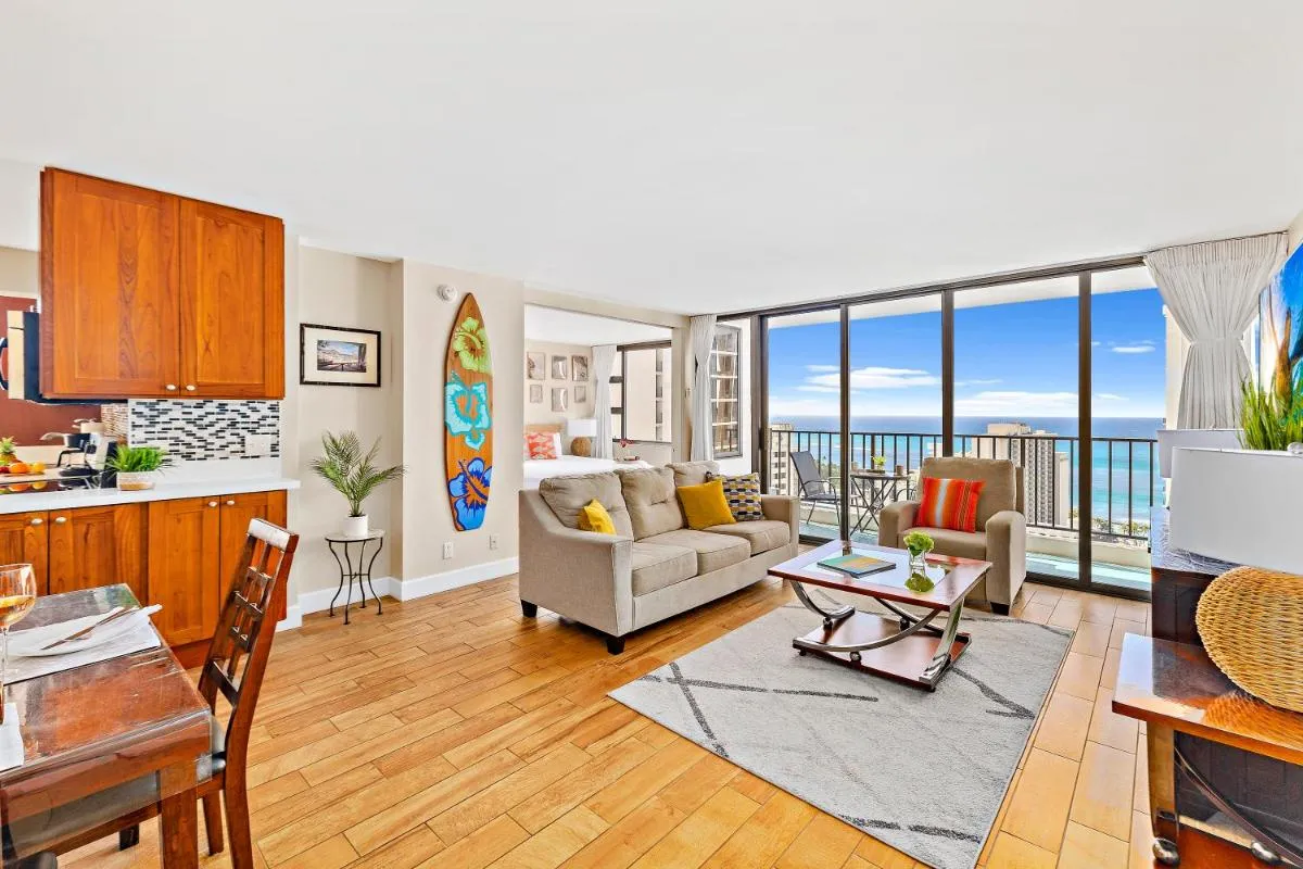 Image 4 of Waikiki Banyan Ocean View Hideaway, Short Walk to Beach with Parking