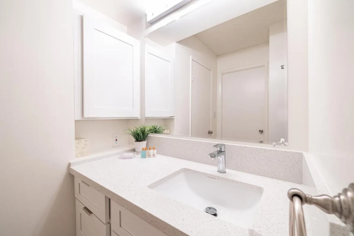 Image 2 of Waikiki Banyan Ocean View Oasis with Free Parking!