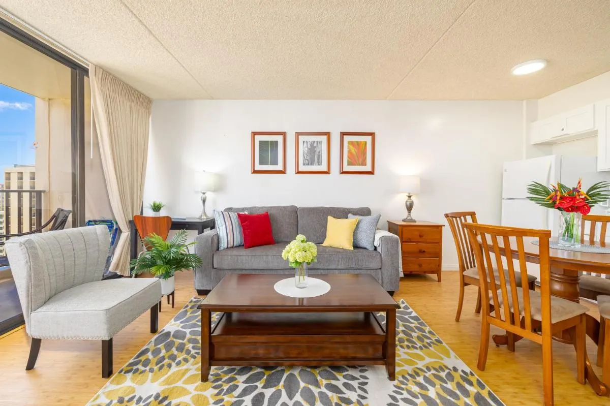 Image 4 of Waikiki Banyan Ocean View Oasis with Free Parking!