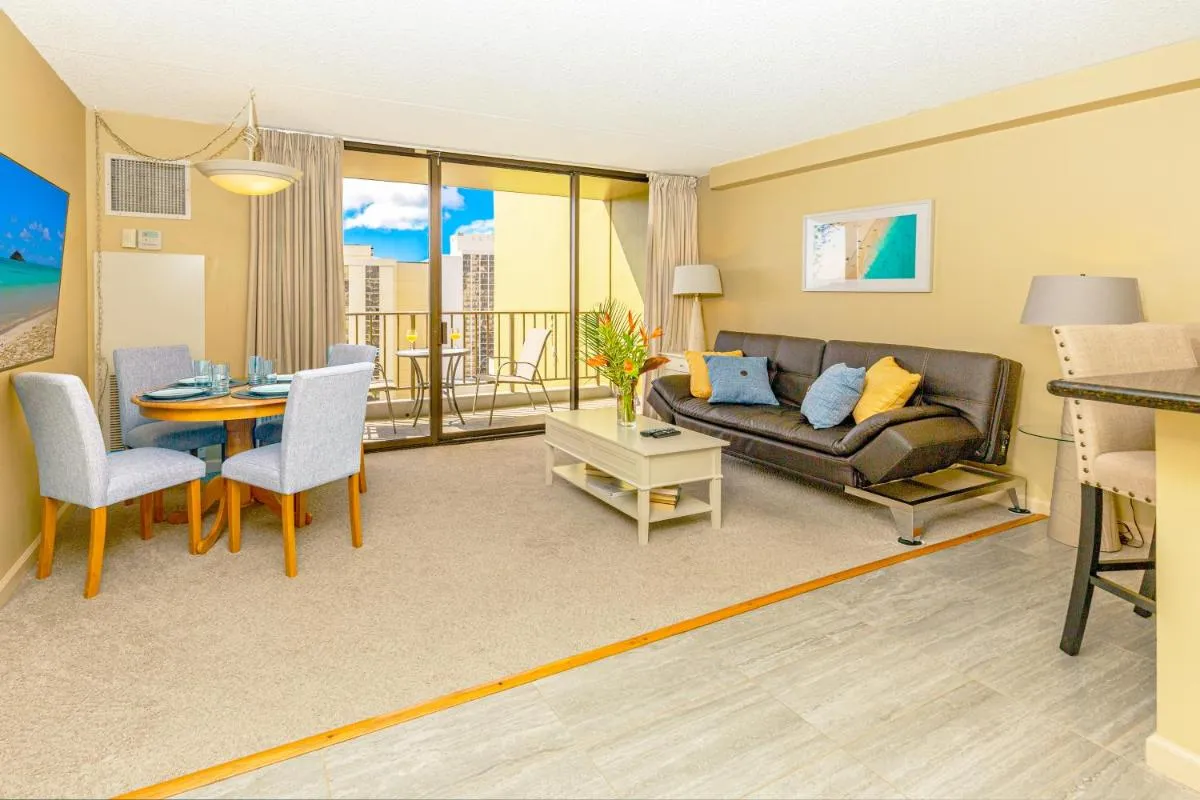 Image 4 of Waikiki Sunset Tropical Getaway with Free Parking!