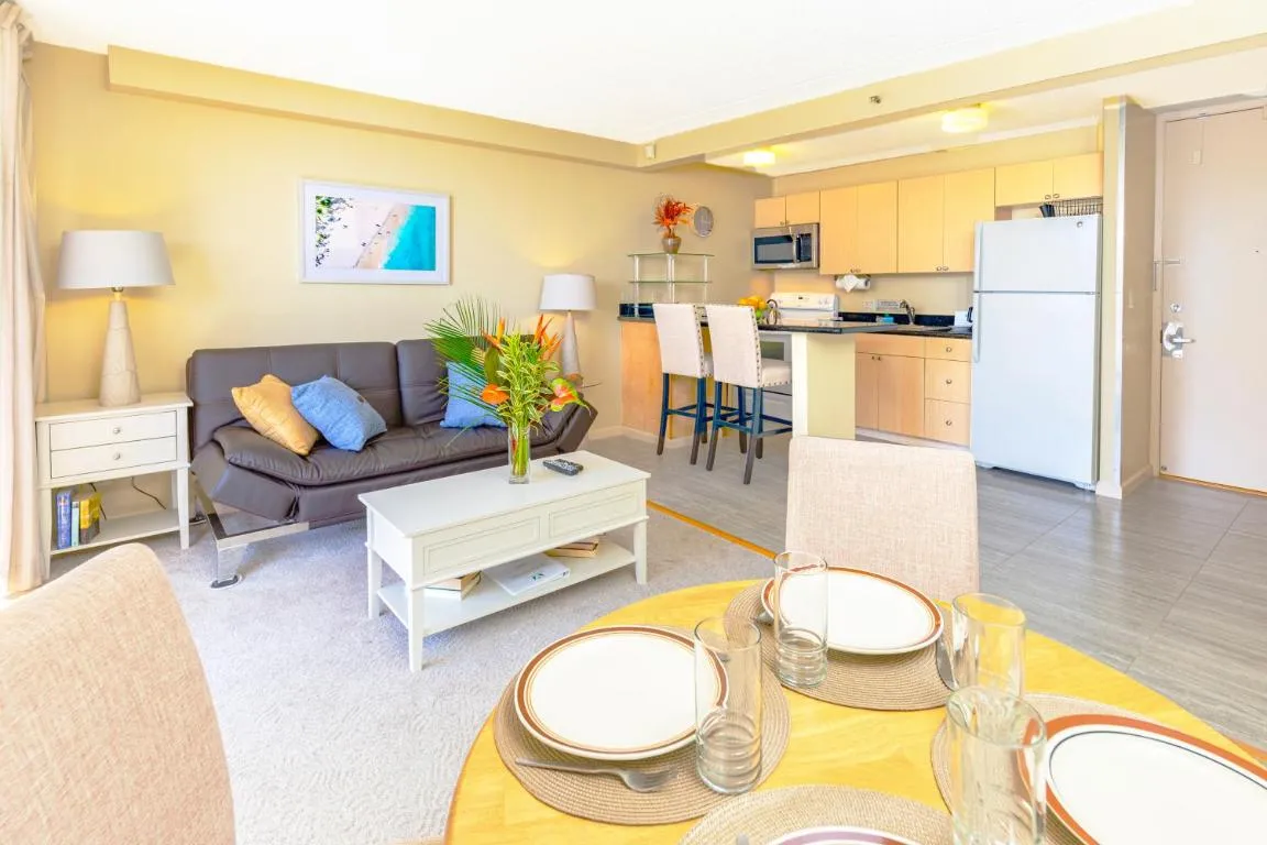 Image of Waikiki Sunset Tropical Getaway with Free Parking!