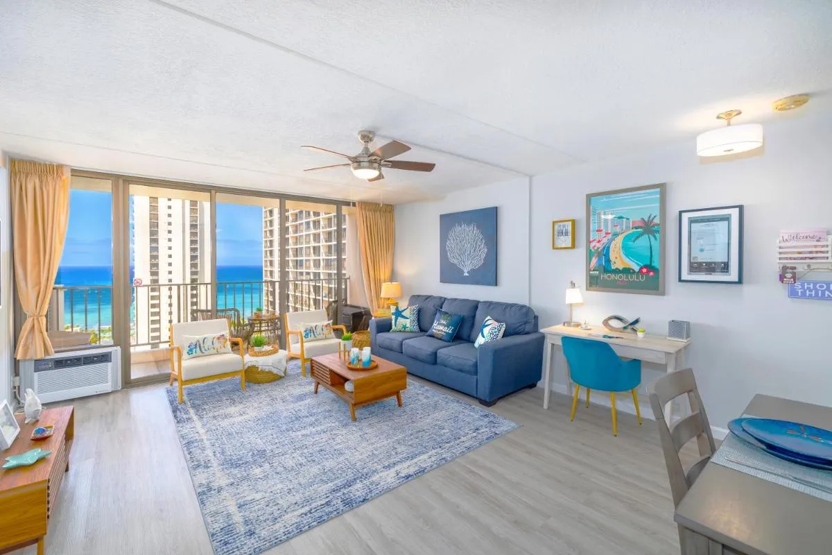 Image 4 of Waikiki Upscale 1 BR – Ocean Views – Parking