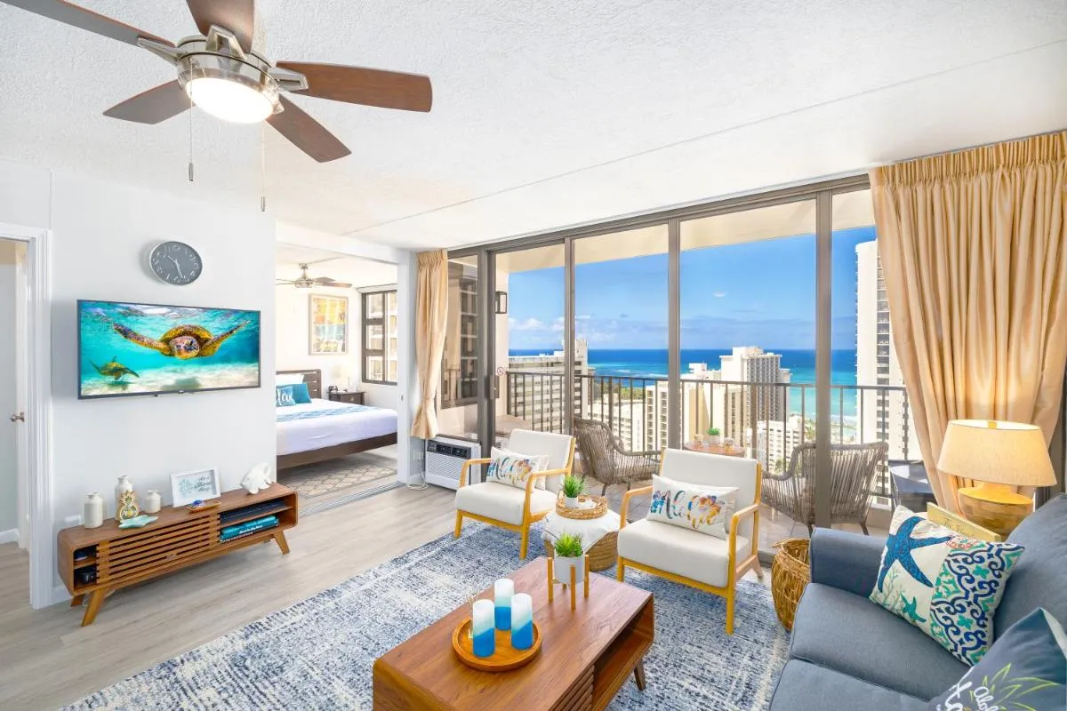 Image 5 of Waikiki Upscale 1 BR – Ocean Views – Parking