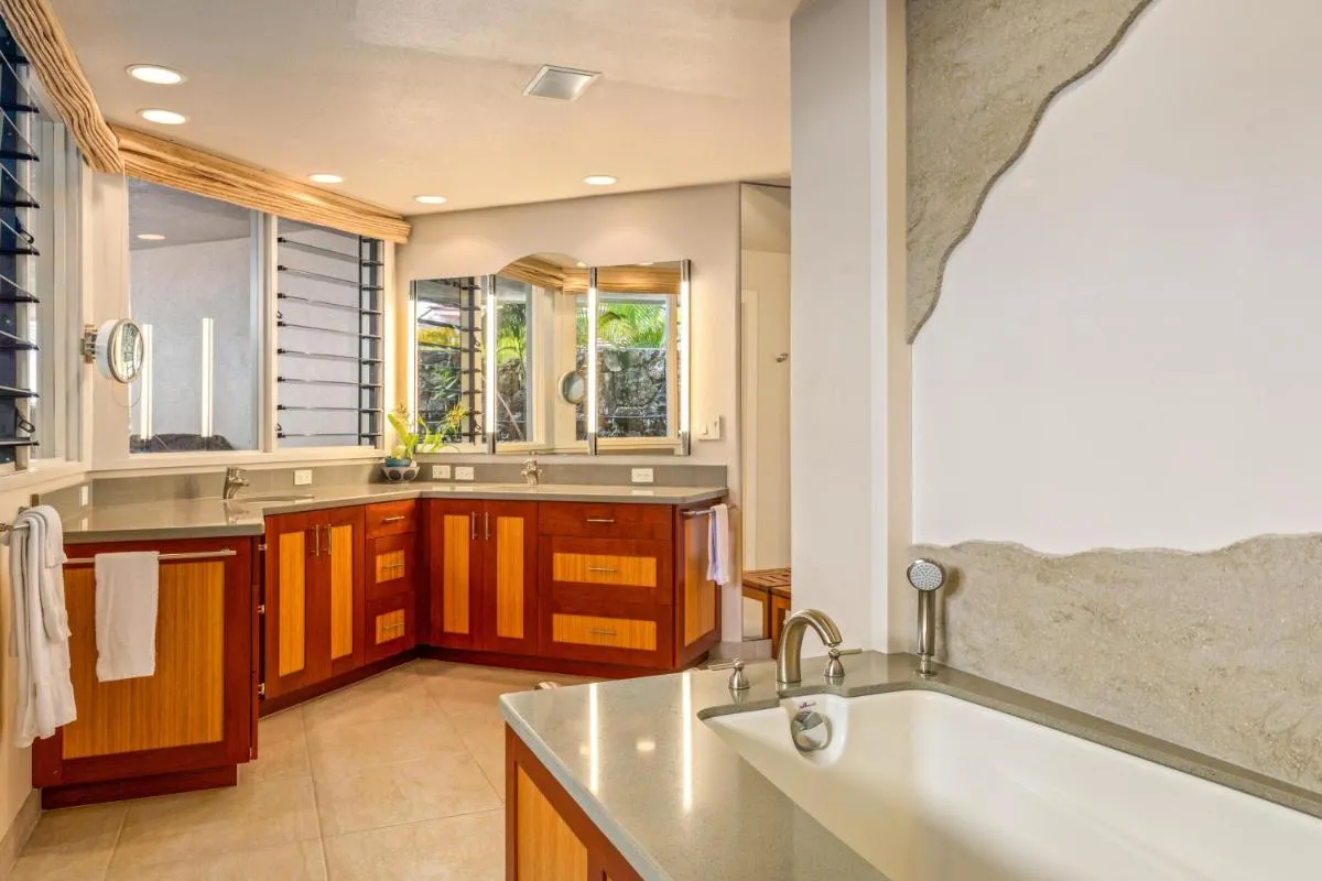 Image 2 of Waterfall House – Hawaii