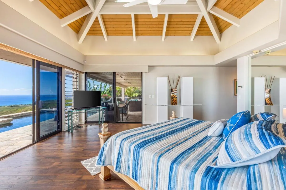 Image 1 of Waterfall House – Hawaii