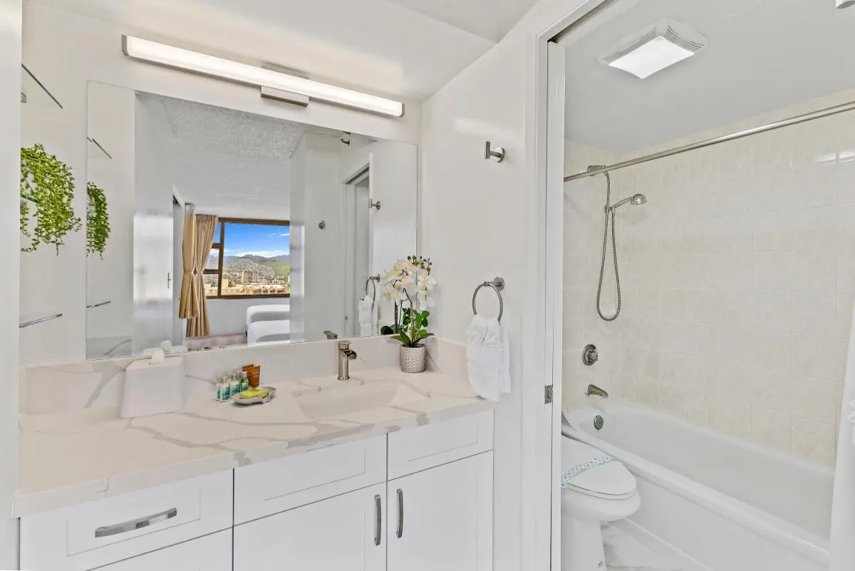 Image 4 of 1BR Condo with Beautiful Mountain Views and Free Parking!