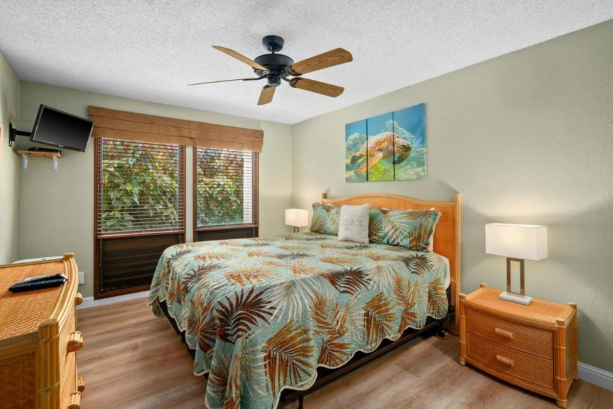 Image 4 of 1Br 1Ba Kahala Tropical Dream, Pool, Garden View 513