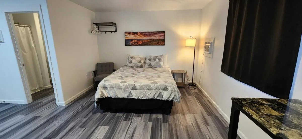 Image 5 of #1 NEW! Couples Getaway Self CheckIn Studio Apt