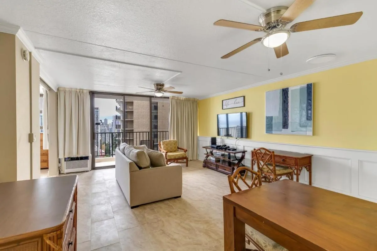 Image 5 of 22nd Floor Condo with Stunning Ocean Views and Free Parking!