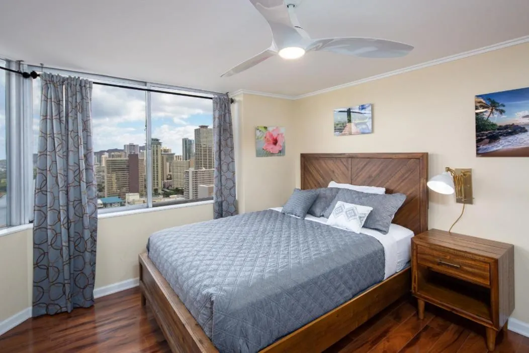 Image 4 of 2 Bedroom Corner Suite & Tropical Views