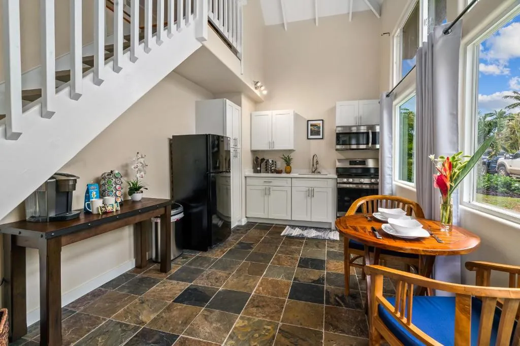 Image of 3982S Kalakaua Gorgeous Princevile Studio
