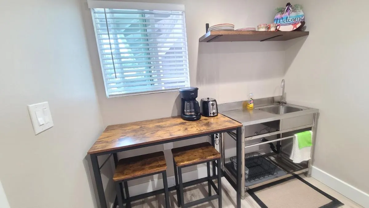 Image 6 of Air Conditioned! Paradise Park Brand new 2-bedroom Suite