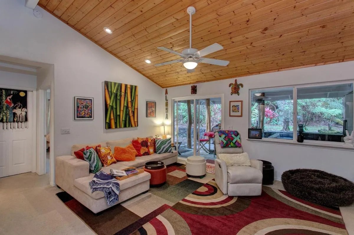 Image 2 of Aloha Ohia Hale home