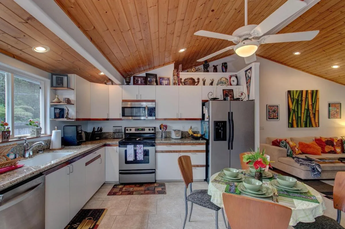 Image 3 of Aloha Ohia Hale home
