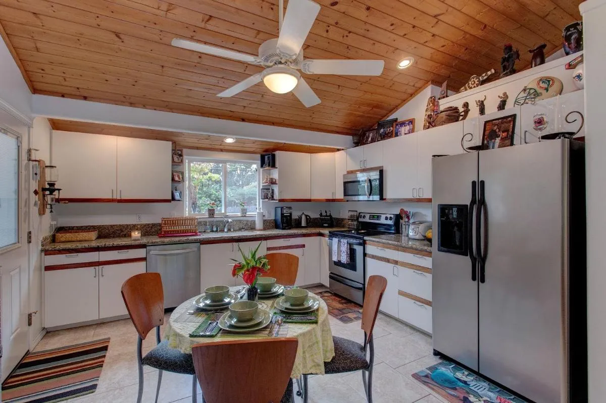 Image 4 of Aloha Ohia Hale home