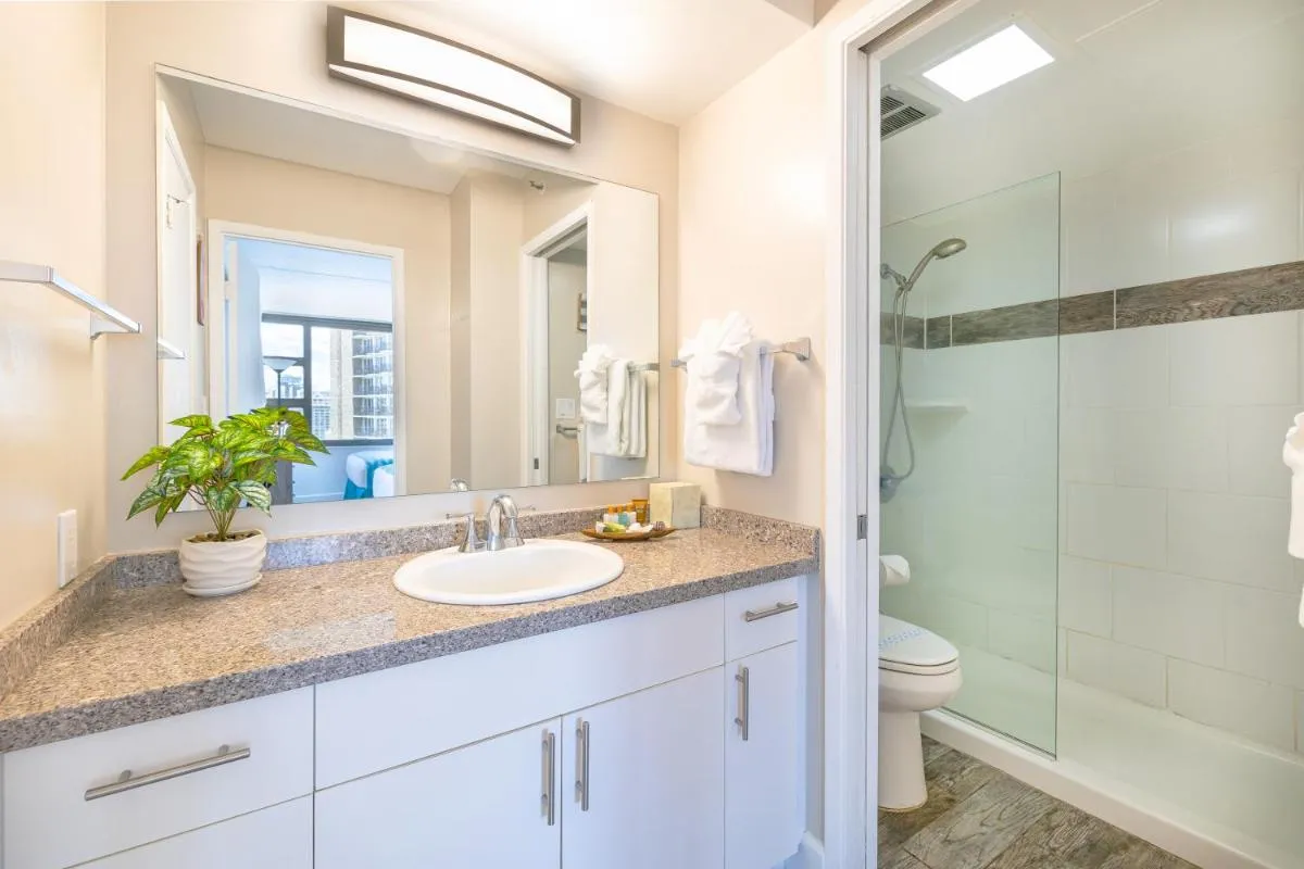 Image 5 of Aloha Vibes with Ocean Views, Near Beach & Parking!