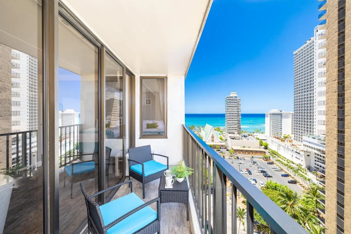 Image 2 of Aloha Vibes with Ocean Views, Near Beach & Parking!