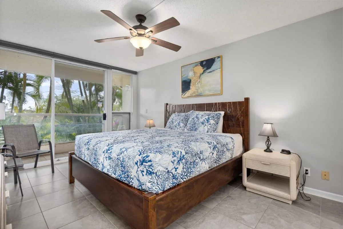 Image 1 of Beautiful Modern Remodeled Maui Banyan Studio