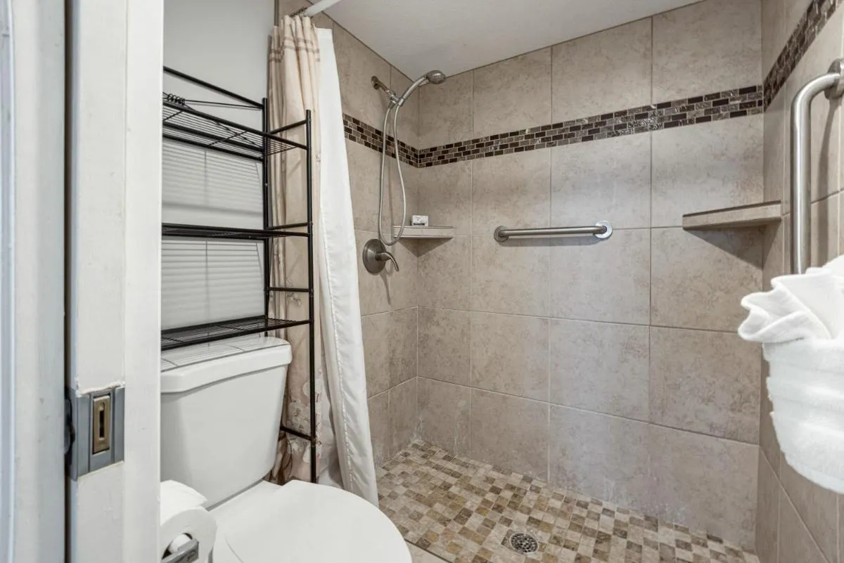 Image 5 of Beautiful Modern Remodeled Maui Banyan Studio
