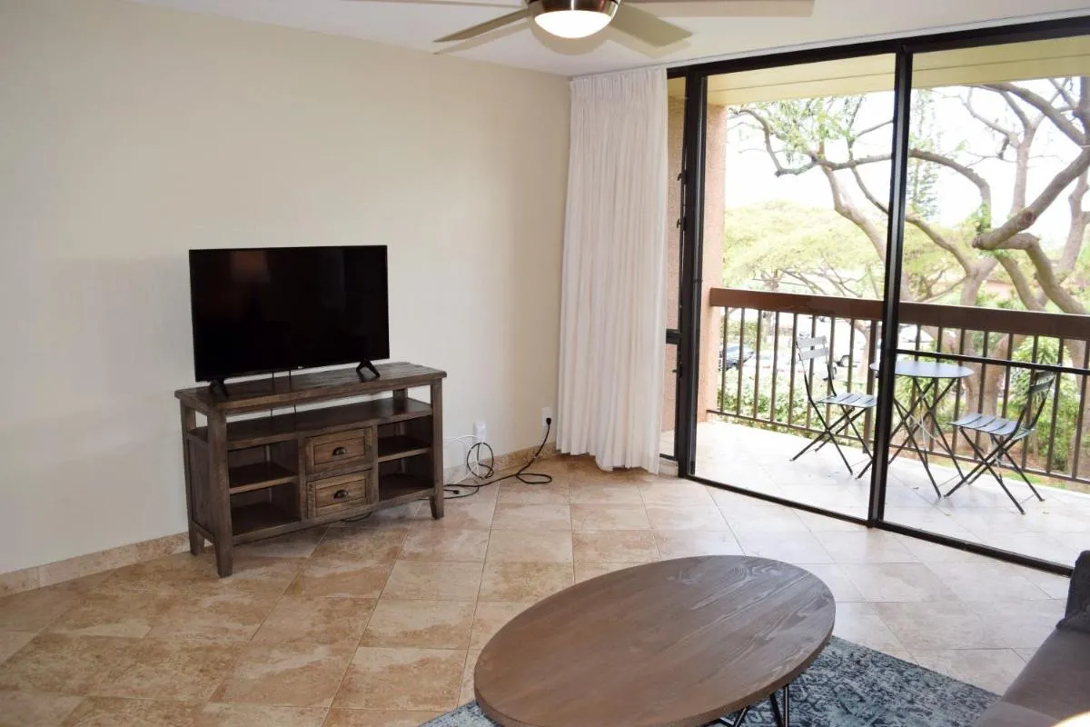 Image 3 of Beautiful Private Condo Walking Distance to Beach MV2321