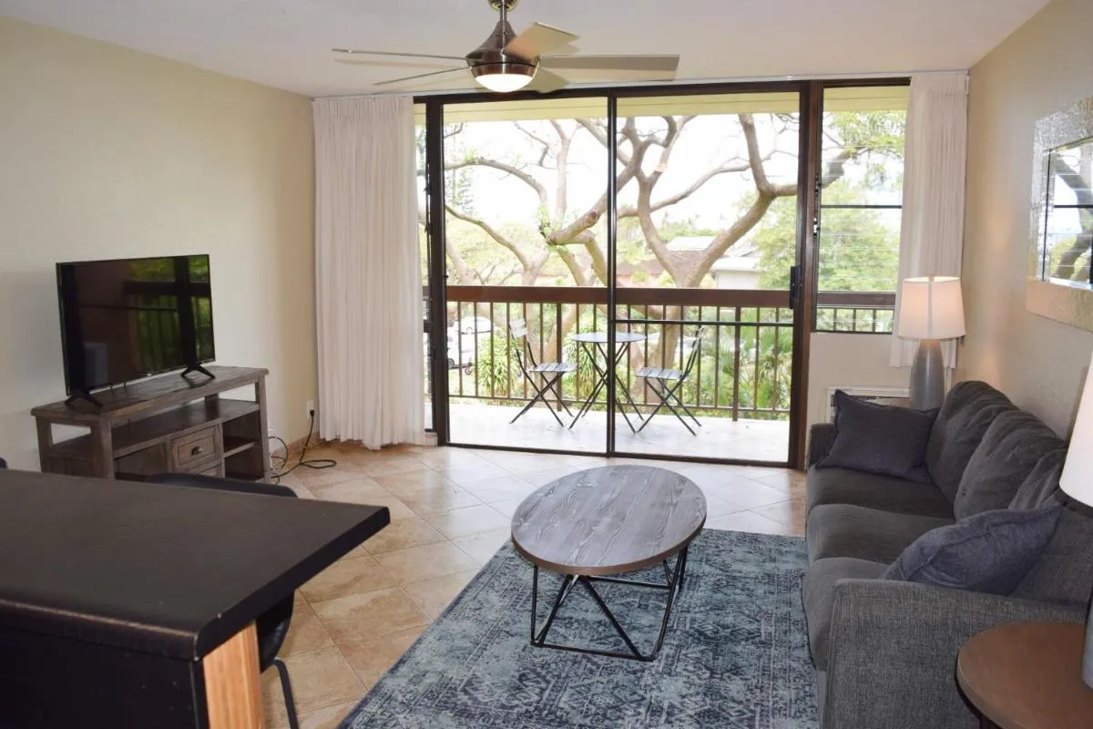 Image 4 of Beautiful Private Condo Walking Distance to Beach MV2321