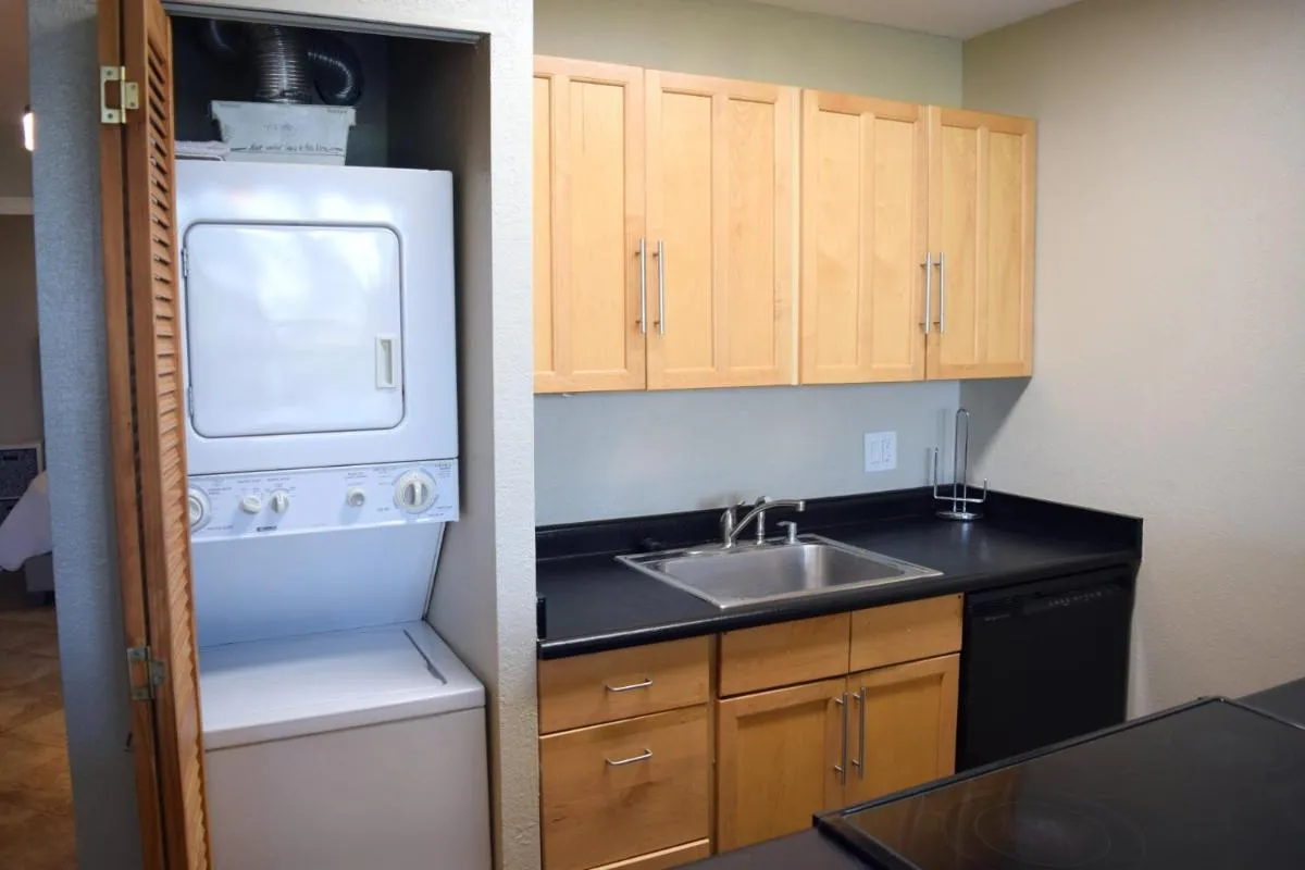 Image 5 of Beautiful Private Condo Walking Distance to Beach MV2321