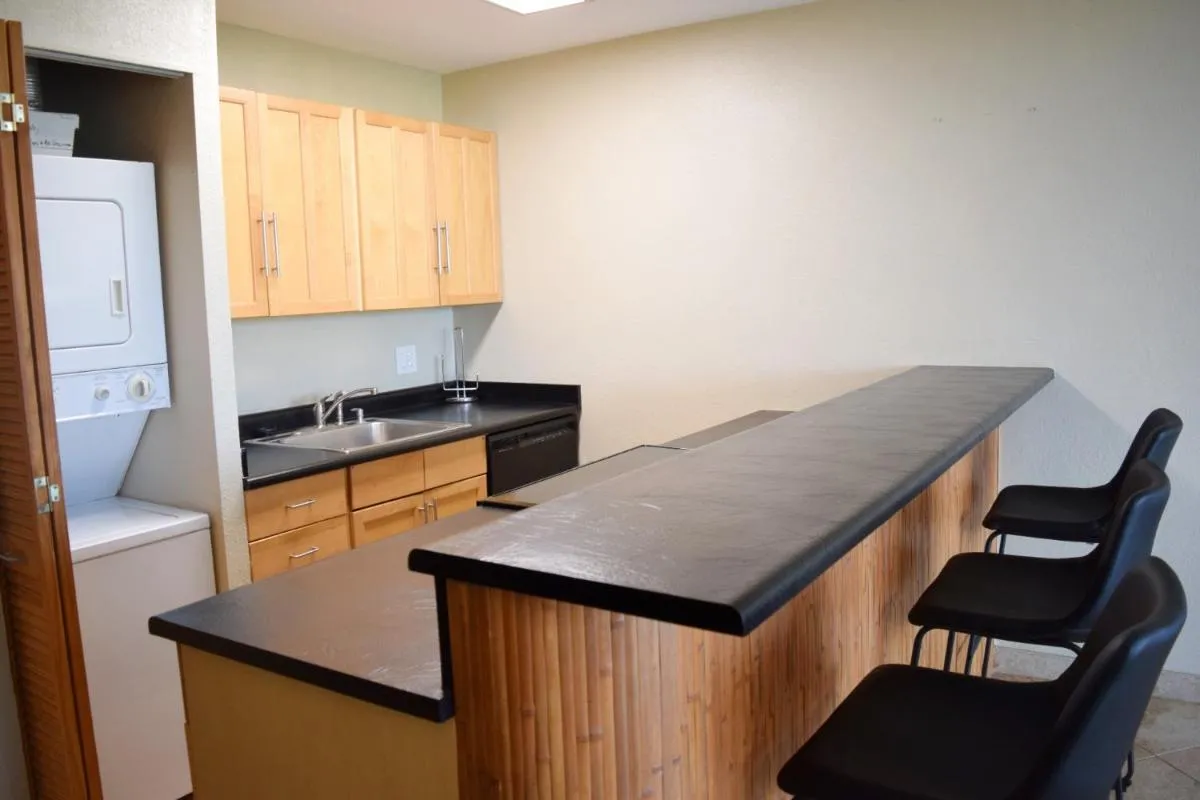Image 6 of Beautiful Private Condo Walking Distance to Beach MV2321