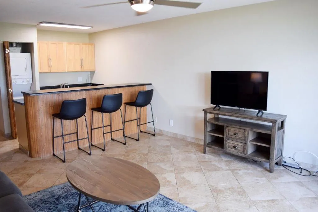 Image of Beautiful Private Condo Walking Distance to Beach MV2321