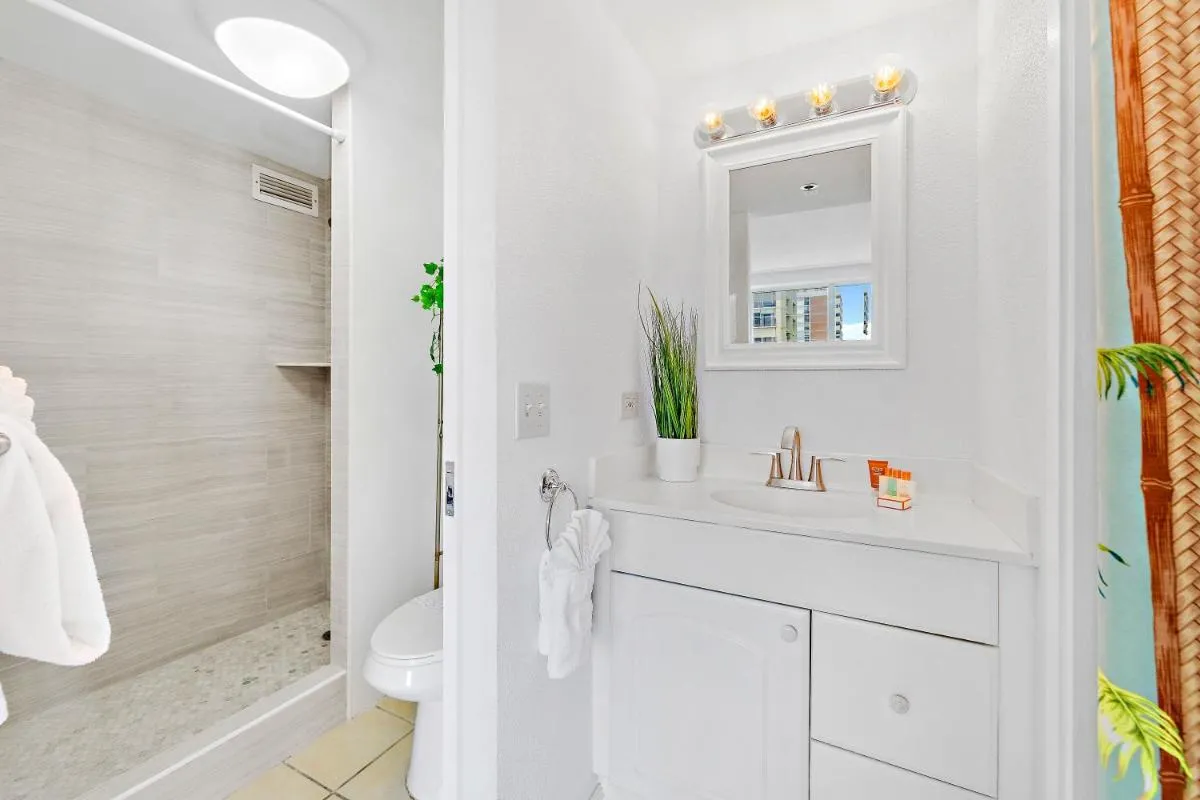 Image 4 of Beautiful Studio in the Heart of Vibrant Waikiki