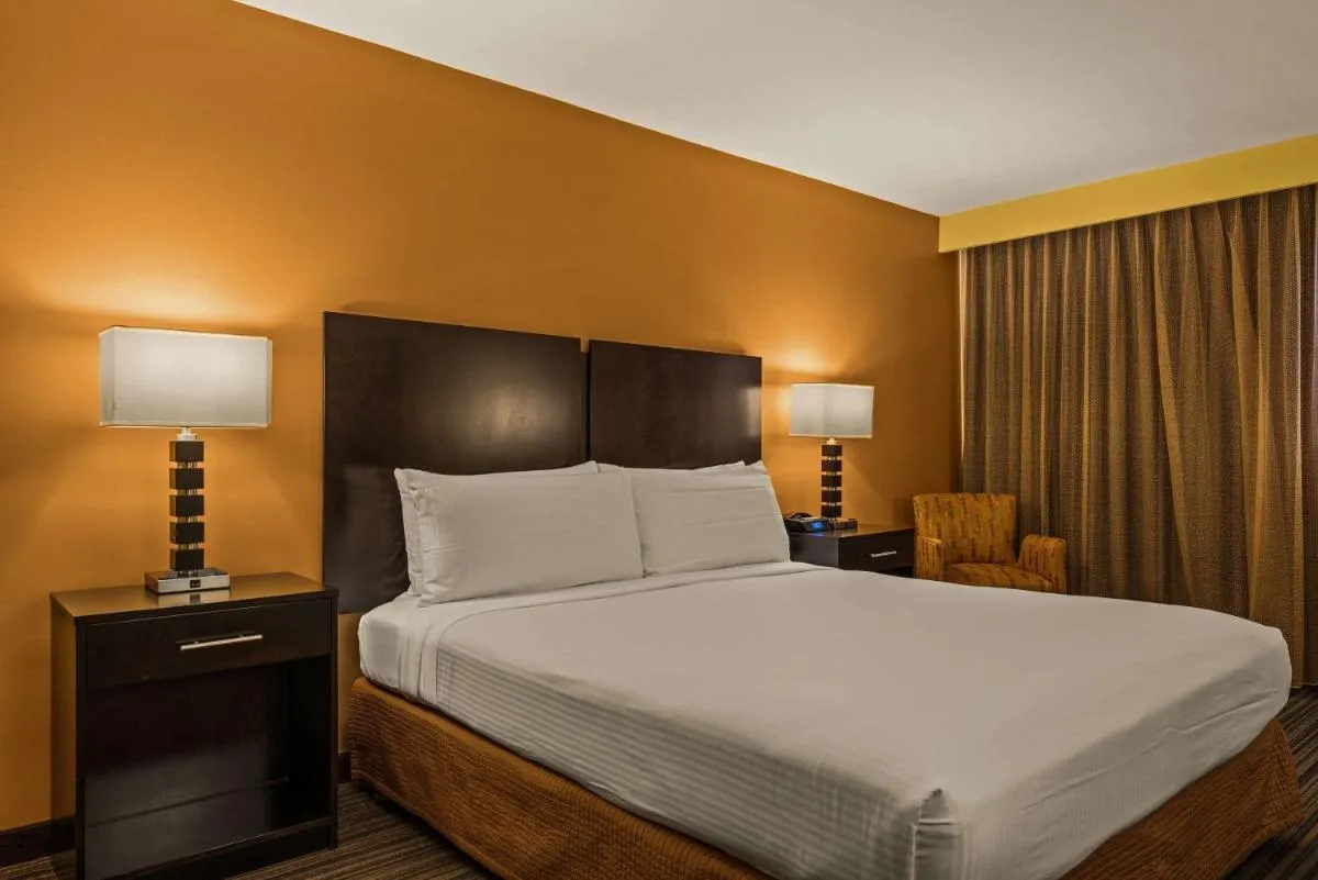 Image 3 of Best Western The Plaza Hotel Honolulu Airport – Free Breakfast