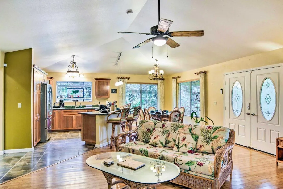 Image 2 of Breezy Home, 4 Mi to Volcanoes Natl Park!