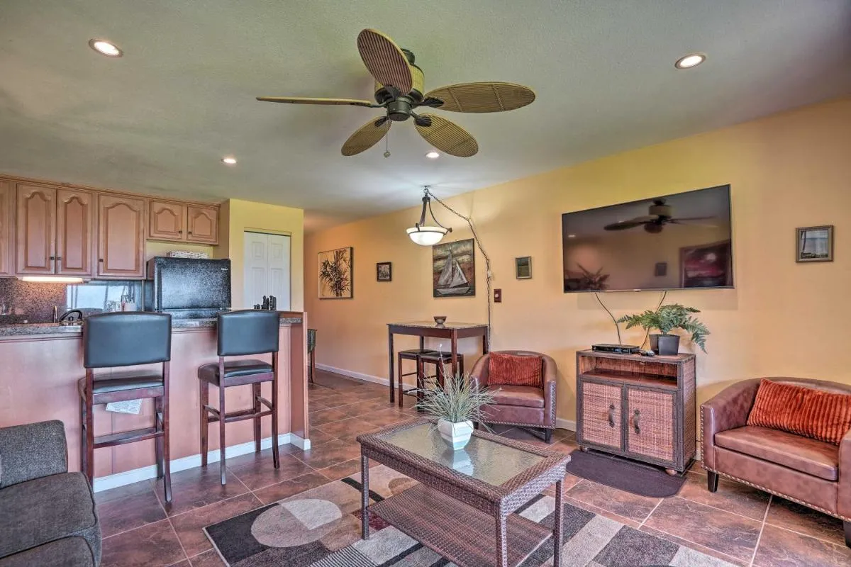 Image 4 of Breezy Kaunakakai Retreat with Community Pool!