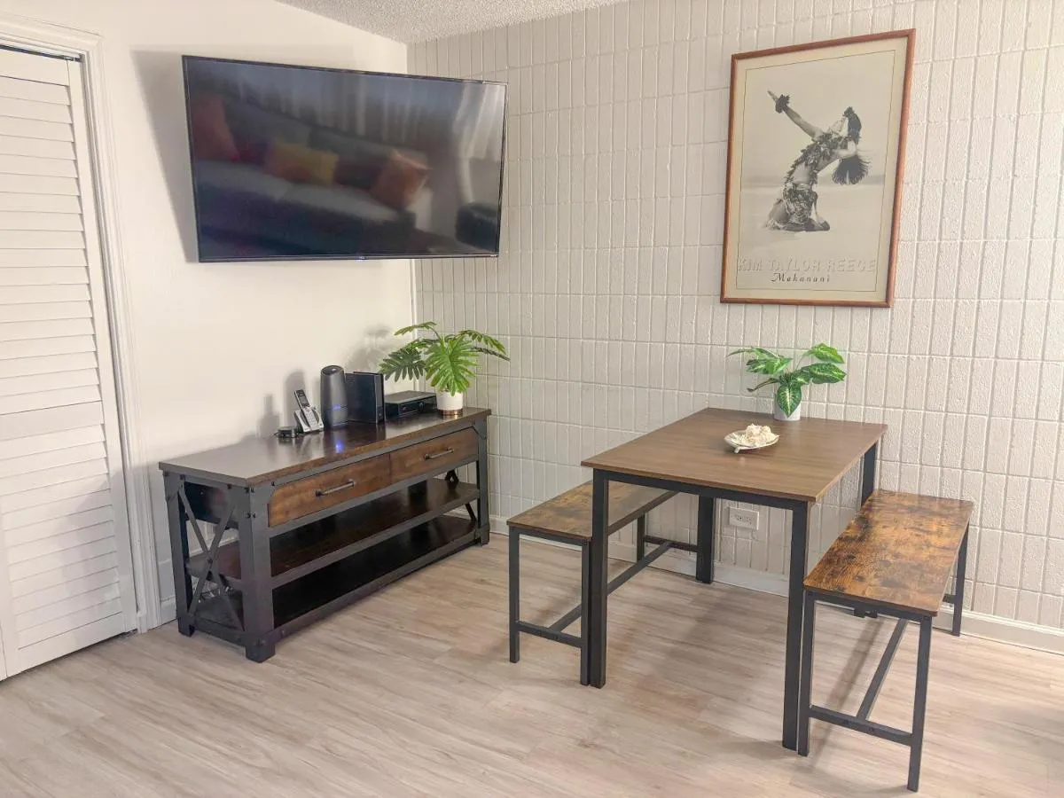Image 2 of Bright Kalakauan Apartment condo