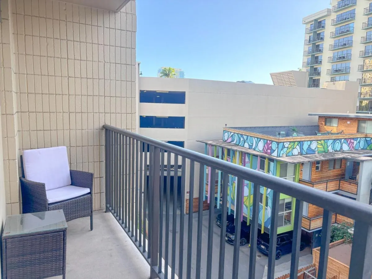 Image 4 of Bright Kalakauan Apartment condo