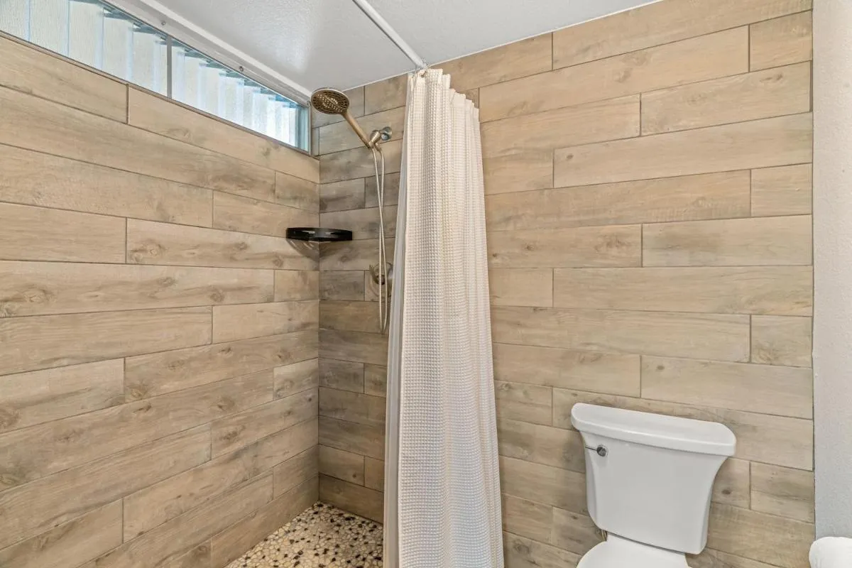 Image 6 of Bright and Beautiful Princeville Studio, Private Lanai, Pool (209B)
