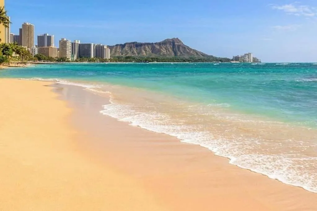 Image of Brooks Beach Vacations 4 star Wyndham Resort 2003 Waikiki
