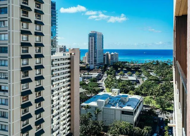 Image 4 of Brooks Beach Vacations 4 star Wyndham Resort 2003 Waikiki