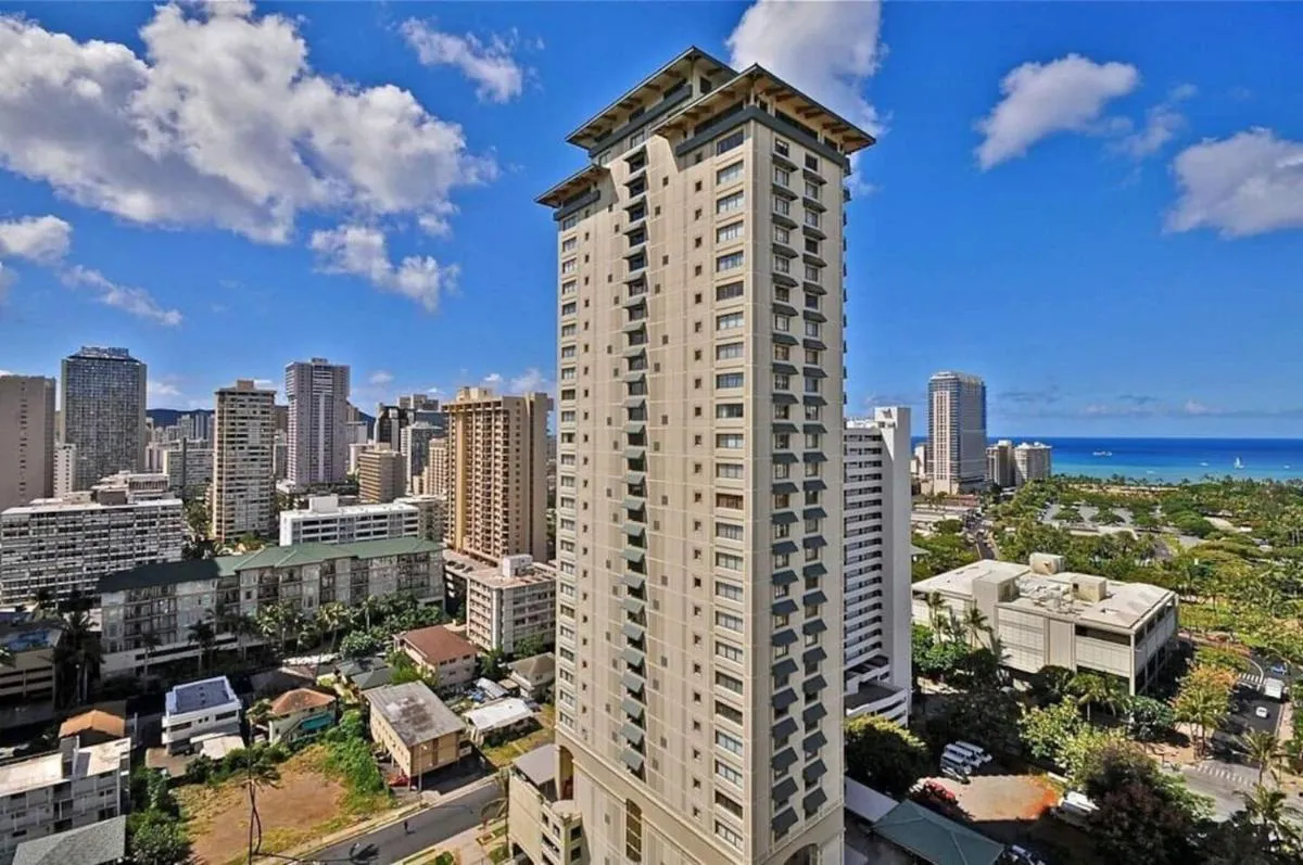 Image 3 of Brooks Beach Vacations 4 star Wyndham Resort 2003 Waikiki