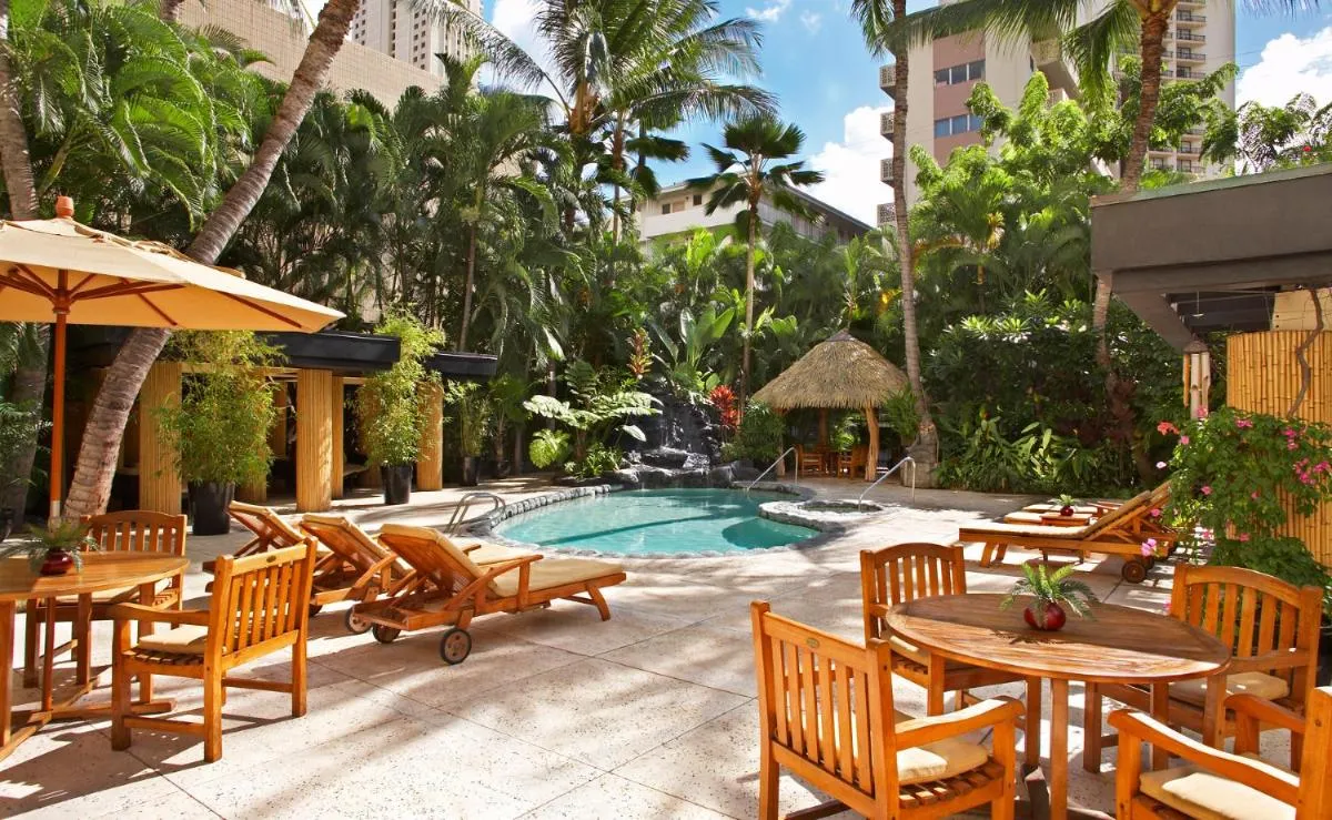 Image 1 of Castle Bamboo Waikīkī Hotel