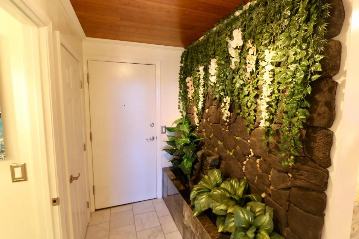 Image 3 of Central Waikiki Luxury Penthouse