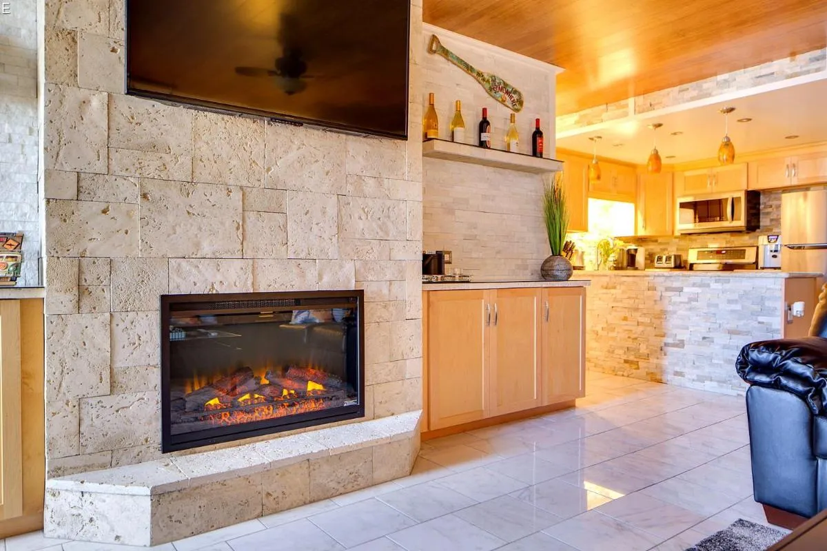 Image 6 of Central Waikiki Luxury Penthouse