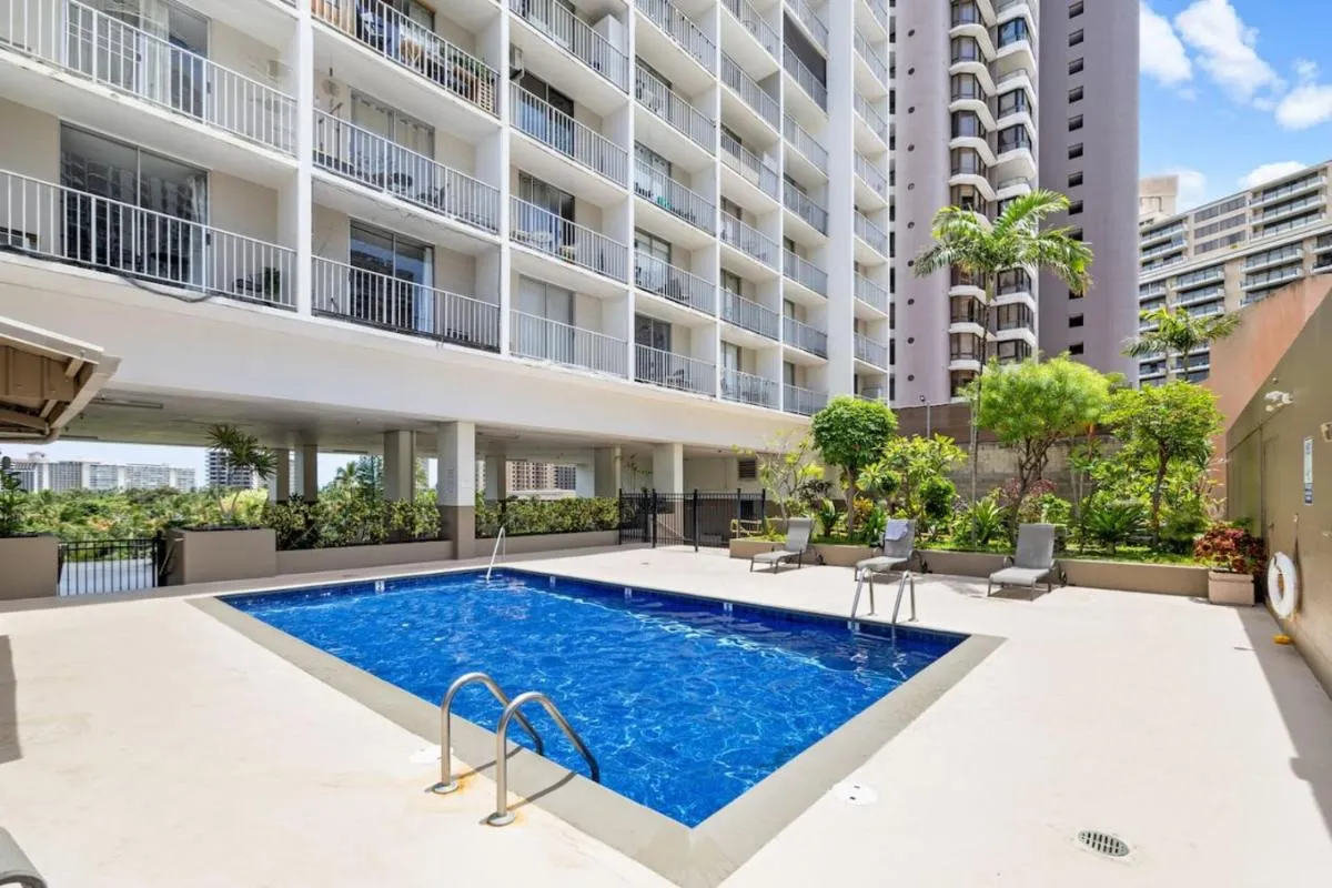 Image 2 of Centrally located walk to Hilton Lagoon