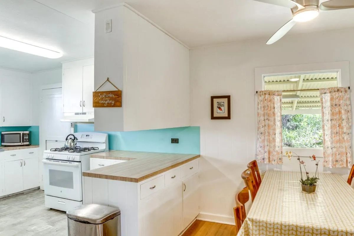 Image 5 of Charming Historic Hilo House Minutes to Beach!