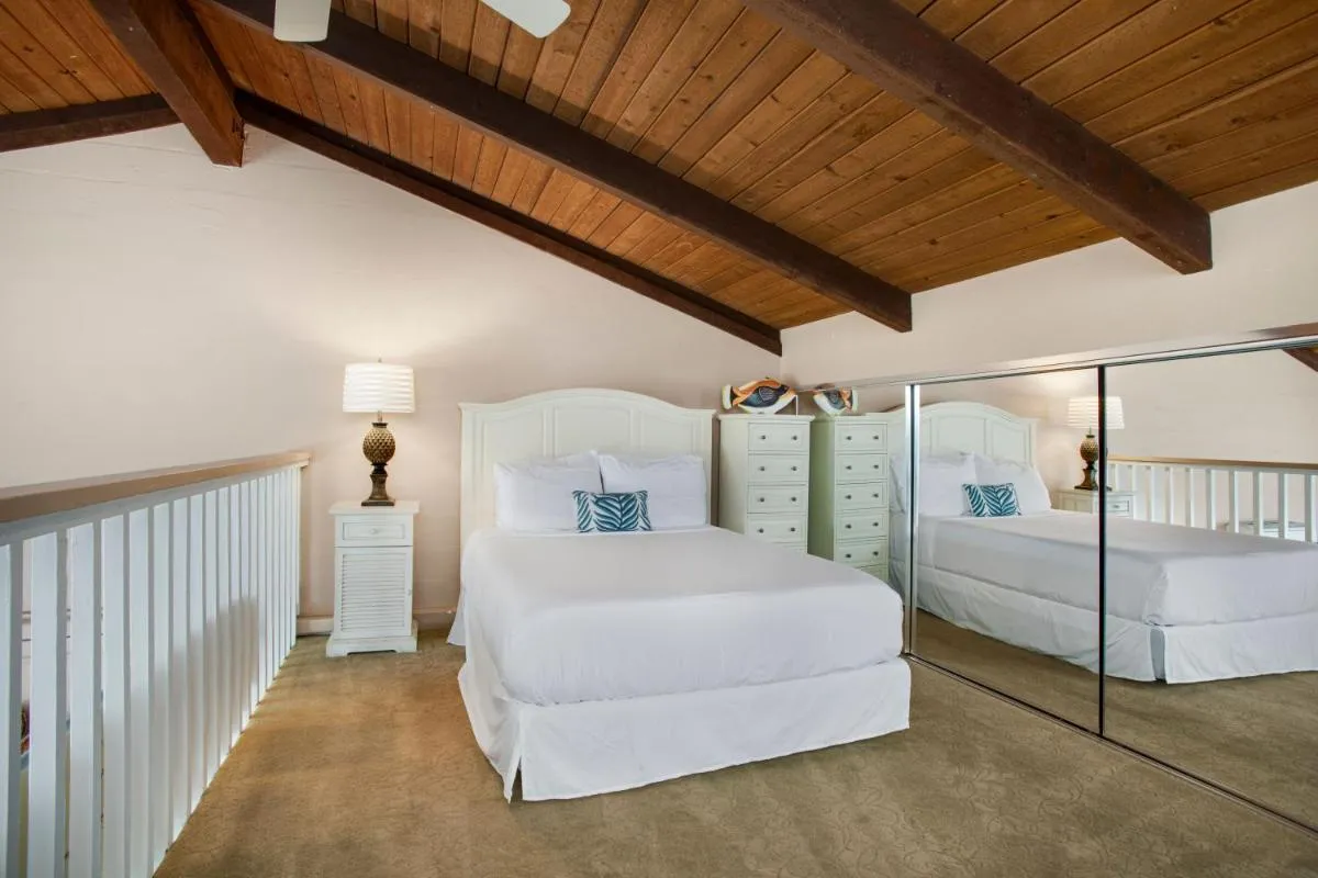 Image 6 of Charming Loft 2BR with Free Parking & Near Beach!